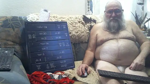 SexySantaC online show from December 2, 2025, 8:10 pm