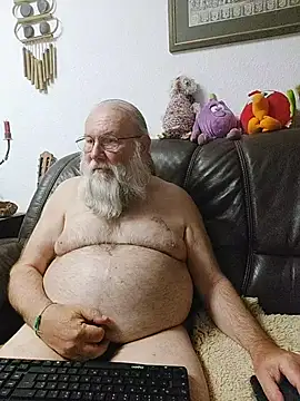 Snapshot of SexySantaC chatting on May 13, 2026, 8:05 pm SexySantaC online show from May 13, 2026, 8:05 pm
