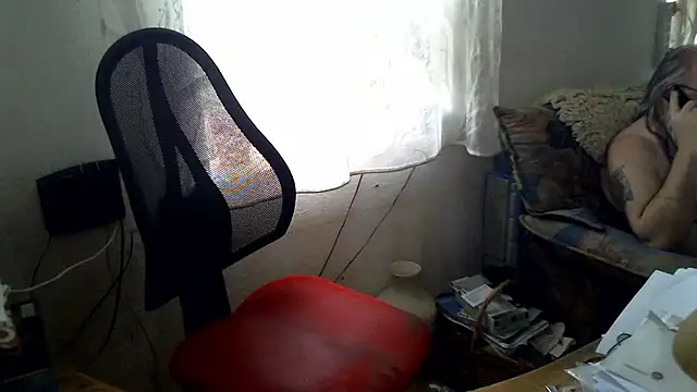 Snapshot of SexySantaC chatting on October 5, 2025, 11:56 am SexySantaC online show from October 5, 2025, 11:56 am