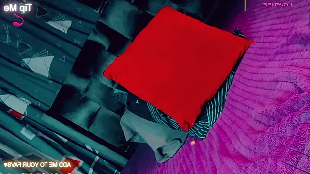 Snapshot of CharlotteBigCock chatting on January 8, 2026, 2:23 pm CharlotteBigCock online show from January 8, 2026, 2:23 pm