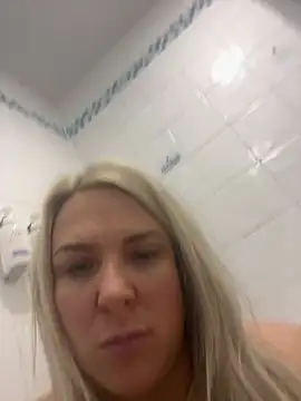 Snapshot of Bustyblondebabe32 chatting on March 20, 2026, 2:07 pm Bustyblondebabe32 online show from March 20, 2026, 2:07 pm