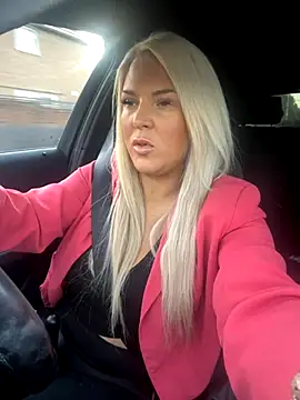 Bustyblondebabe32 online show from October 21, 2025, 7:52 am