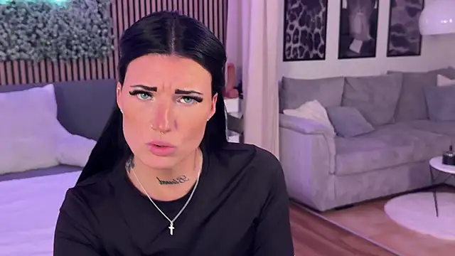 LizaRoxx online show from February 9, 2026, 9:02 pm