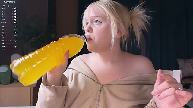 LisaLaas online show from March 21, 2026, 7:29 pm