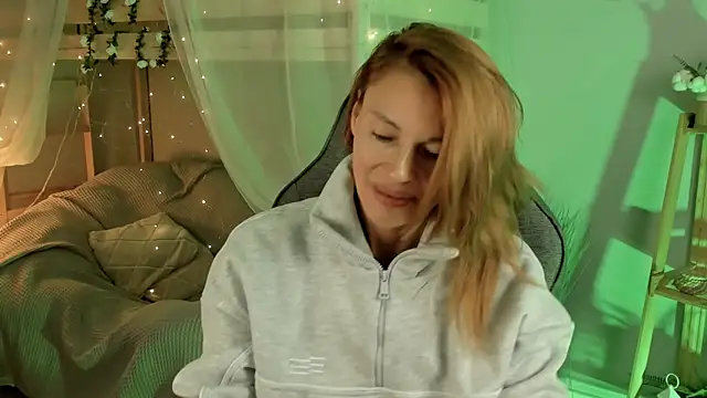 Snapshot of MistyBarnes chatting on November 2, 2025, 11:59 am MistyBarnes online show from November 2, 2025, 11:59 am