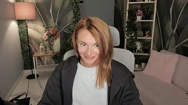 Snapshot of MistyBarnes chatting on September 14, 2025, 2:39 pm MistyBarnes online show from September 14, 2025, 2:39 pm