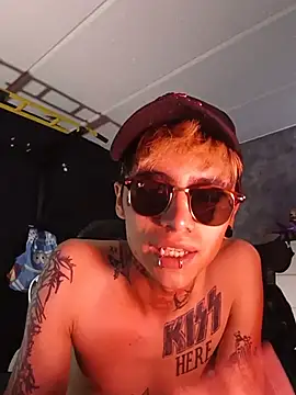 Snapshot of AcidMilo chatting on July 14, 2026, 3:40 pm AcidMilo online show from July 14, 2026, 3:40 pm