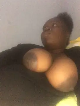 Snapshot of sweett_shaley chatting on September 12, 2025, 5:13 pm sweett shaley online show from September 12, 2025, 5:13 pm