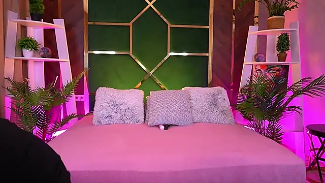 LittleeCutee online show from September 27, 2025, 7:03 am