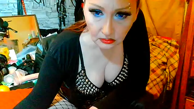 Snapshot of dominatrixredsonyja chatting on May 15, 2026, 9:02 pm dominatrixredsonyja online show from May 15, 2026, 9:02 pm