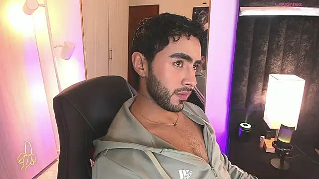 Snapshot of ItsMeEros chatting on February 12, 2026, 9:47 pm ItsMeEros online show from February 12, 2026, 9:47 pm