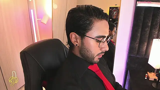 Snapshot of ItsMeEros chatting on April 24, 2026, 8:55 pm ItsMeEros online show from April 24, 2026, 8:55 pm