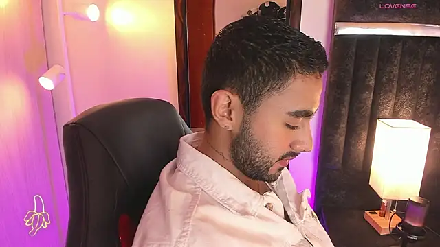 ItsMeEros online show from November 27, 2025, 10:43 pm