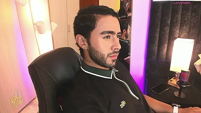 Snapshot of ItsMeEros chatting on February 25, 2026, 9:14 pm ItsMeEros online show from February 25, 2026, 9:14 pm