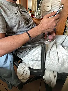 CoolBiDude online show from June 21, 2026, 4:24 pm