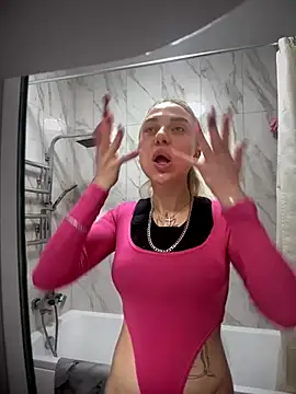 pinkstar  online show from October 10, 2025, 6:20 pm