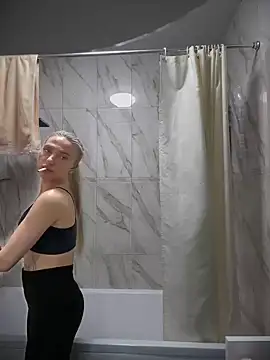 pinkstar  online show from November 7, 2025, 3:55 am