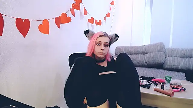 Littlepinkcat online show from February 26, 2026, 11:43 am