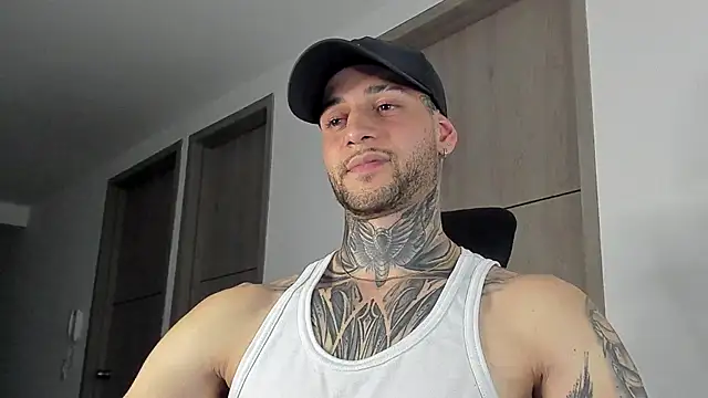  jamesleandros1 online show from September 24, 2025, 2:51 am