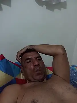 Snapshot of Daddy1972 chatting on December 5, 2025, 9:12 pm Daddy1972 online show from December 5, 2025, 9:12 pm