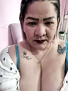 Dalessa Bigtits online show from May 2, 2026, 9:09 pm