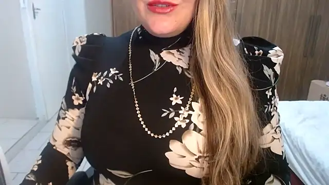 Aliceescobar online show from May 25, 2026, 9:35 pm