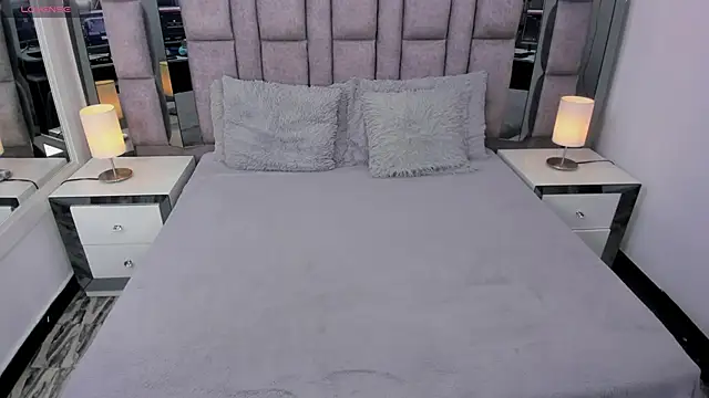 EMMAHILL1 online show from October 19, 2025, 11:13 am