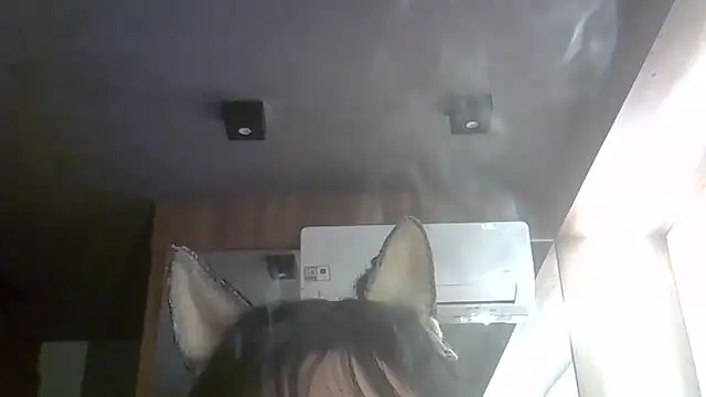 Skinny-Kitten online show from May 11, 2026, 5:43 pm