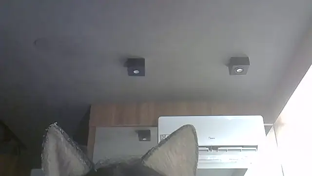 Skinny-Kitten online show from November 15, 2025, 5:39 pm