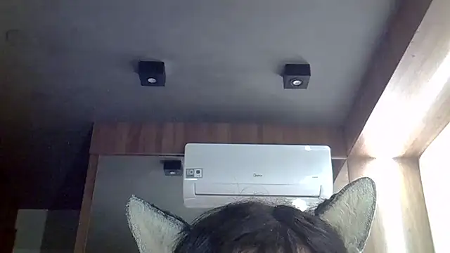 Skinny-Kitten online show from May 3, 2026, 3:04 pm