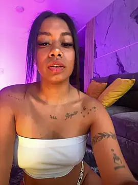 ATENEA SEXXXY online show from December 5, 2025, 7:01 pm