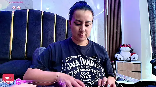 Snapshot of Abril_Luv chatting on September 13, 2025, 1:33 pm Abril Luv online show from September 13, 2025, 1:33 pm