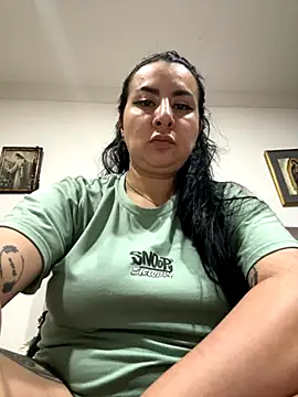 Snapshot of Abril_Luv chatting on November 14, 2025, 1:42 am Abril Luv online show from November 14, 2025, 1:42 am