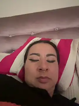 Abril Luv online show from March 1, 2026, 9:15 pm