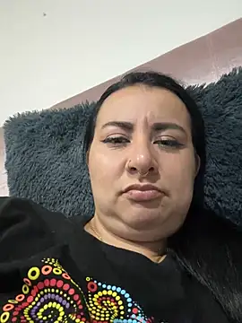 Abril Luv online show from May 14, 2026, 1:24 am