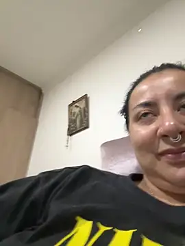 Abril Luv online show from May 25, 2026, 12:54 am