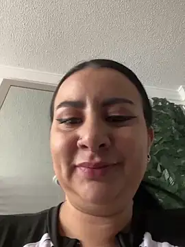 Snapshot of Abril_Luv chatting on October 9, 2025, 1:22 pm Abril Luv online show from October 9, 2025, 1:22 pm