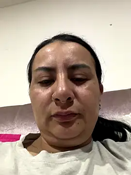 Snapshot of Abril_Luv chatting on September 10, 2025, 1:48 am Abril Luv online show from September 10, 2025, 1:48 am