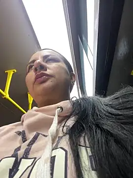 Snapshot of Abril_Luv chatting on March 20, 2025, 12:40 am Abril Luv online show from March 20, 2025, 12:40 am