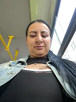 Snapshot of Abril_Luv chatting on March 20, 2025, 12:11 pm Abril Luv online show from March 20, 2025, 12:11 pm