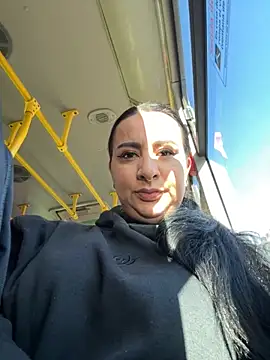 Snapshot of Abril_Luv chatting on November 13, 2025, 12:09 pm Abril Luv online show from November 13, 2025, 12:09 pm