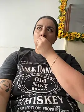 Snapshot of Abril_Luv chatting on October 10, 2025, 2:07 pm Abril Luv online show from October 10, 2025, 2:07 pm