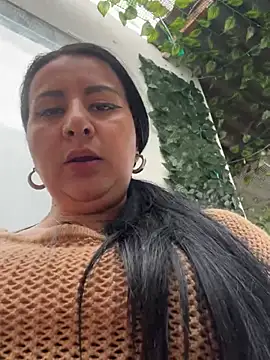 Snapshot of Abril_Luv chatting on March 18, 2025, 7:22 pm Abril Luv online show from March 18, 2025, 7:22 pm