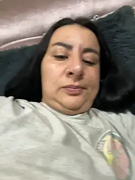 Snapshot of Abril_Luv chatting on November 25, 2025, 1:28 am Abril Luv online show from November 25, 2025, 1:28 am