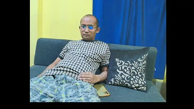 Snapshot of Cute_boy2000 chatting on April 22, 2026, 12:56 pm Cute boy2000 online show from April 22, 2026, 12:56 pm