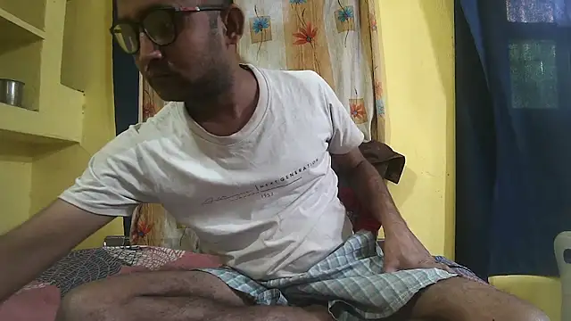 Cute boy2000 online show from March 7, 2025, 10:35 am