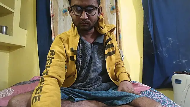 Cute boy2000 online show from January 6, 2025, 12:48 am