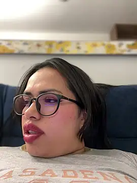Snapshot of andra_rose chatting on March 19, 2025, 12:04 am andra rose online show from March 19, 2025, 12:04 am