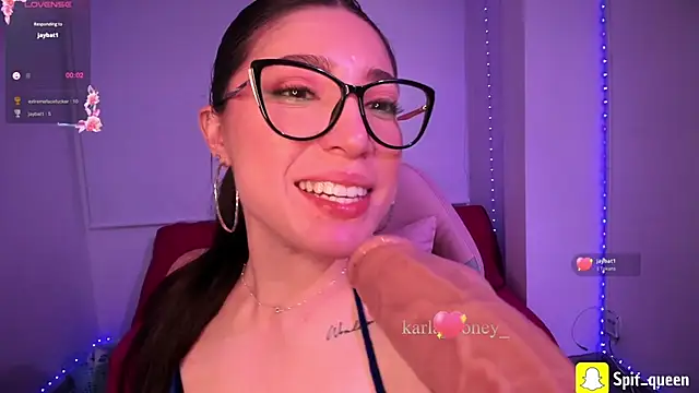 Snapshot of Spit_queen chatting on November 12, 2025, 12:15 am Spit queen online show from November 12, 2025, 12:15 am