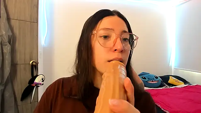 Snapshot of Spit_queen chatting on January 10, 2025, 5:24 pm Spit queen online show from January 10, 2025, 5:24 pm